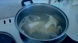 Звук кипения воды в кастрюле