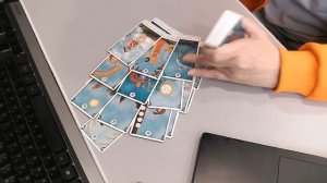 Кто вообще рядом с этим человеком? их роль? таро прогноз