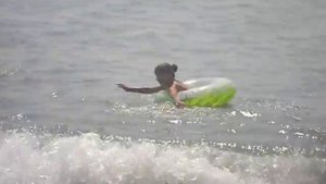 Девчёнки на черном море.