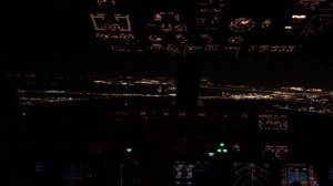 Ночная посадка в Пулково. Вид из кабины пилотов. Night landi