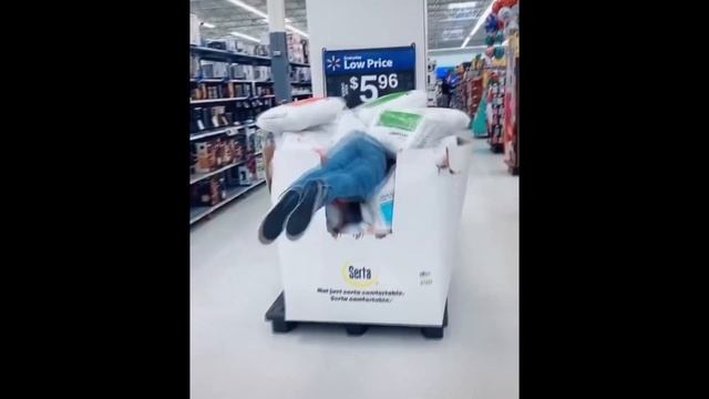 ПРИЧИНА ДЕФИЦИТА ТУАЛЕТНОЙ БУМАГИ РАСКРЫТА | Я НА КАРАНТИНЕ смотреть онлайн