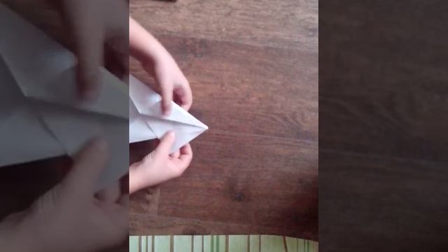 самолет из бумаги смотреть онлайн