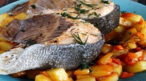 Паровая горбуша с жареными овощами