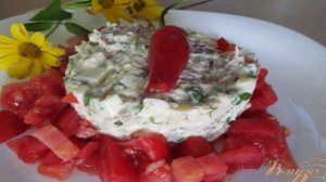 Салат из вареной свинины помидора и яйца