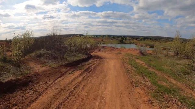 Покатушка по мотодрому Чекерил без монтажа. #moto #motocross #drive #offroad #эндуро #bse #покатуха смотреть онлайн