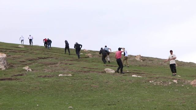Соревнования в горах. Бег в гору 300м. с. Куруш. смотреть онлайн