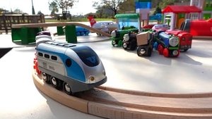 Деревянная железная дорога Томаса и Брио ☆ 4 туннеля и подъемный кран.