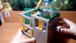 Кулер для воды из LEGO