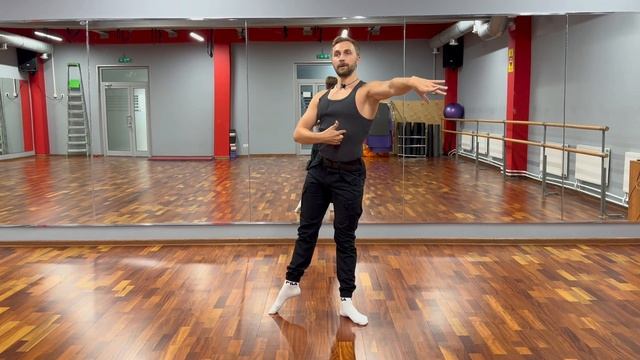 РУКИ В ЛАТИНЕ / ОШИБКИ / РАБОТА С ЛОПАТКОЙ смотреть онлайн