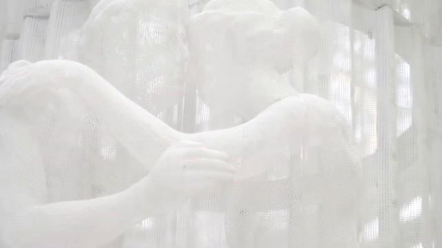 Монтаж 16 метровой скульптуры Recycle Group смотреть онлайн