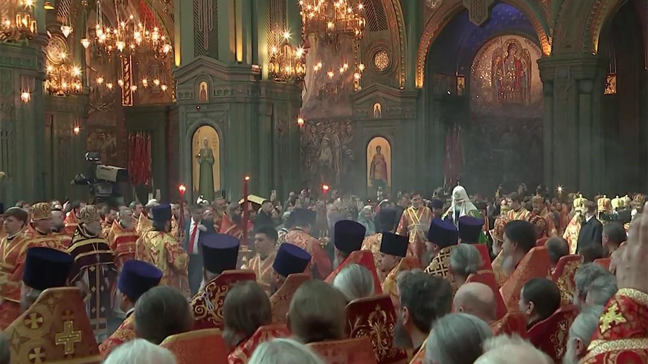 В преддверии 80-й годовщины Победы в ВОВ в главном храме ВС РФ прошла божественная литургия.