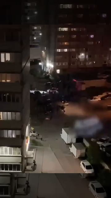 РАЗБОРКИ СО СТРЕЛЬБОЙ: по улице Извилистой несколько мужчин устроили разборки со стрельбой.