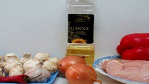 Куриное филе с грибами и перцем