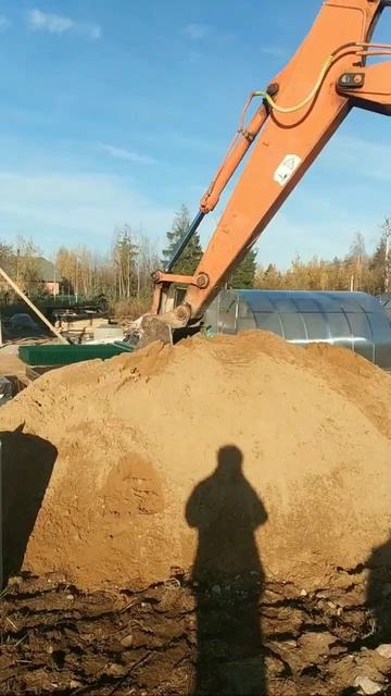 Монтаж колодца из шести колец в глинистом грунте #стро смотреть онлайн