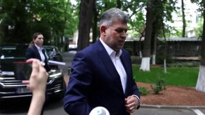 Премьер-министр Румынии Марчел Чолаку покинул свой пост