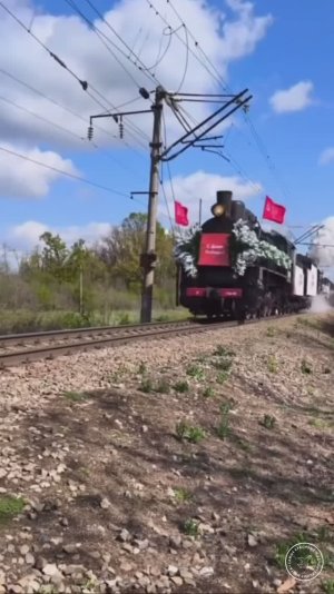 Поезда Победы едут по регионам России и Беларуси в преддверии 9 мая.