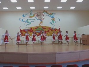 Танцевальный коллектив Әдемі (Красивый, Изящный) - А девчоночки..