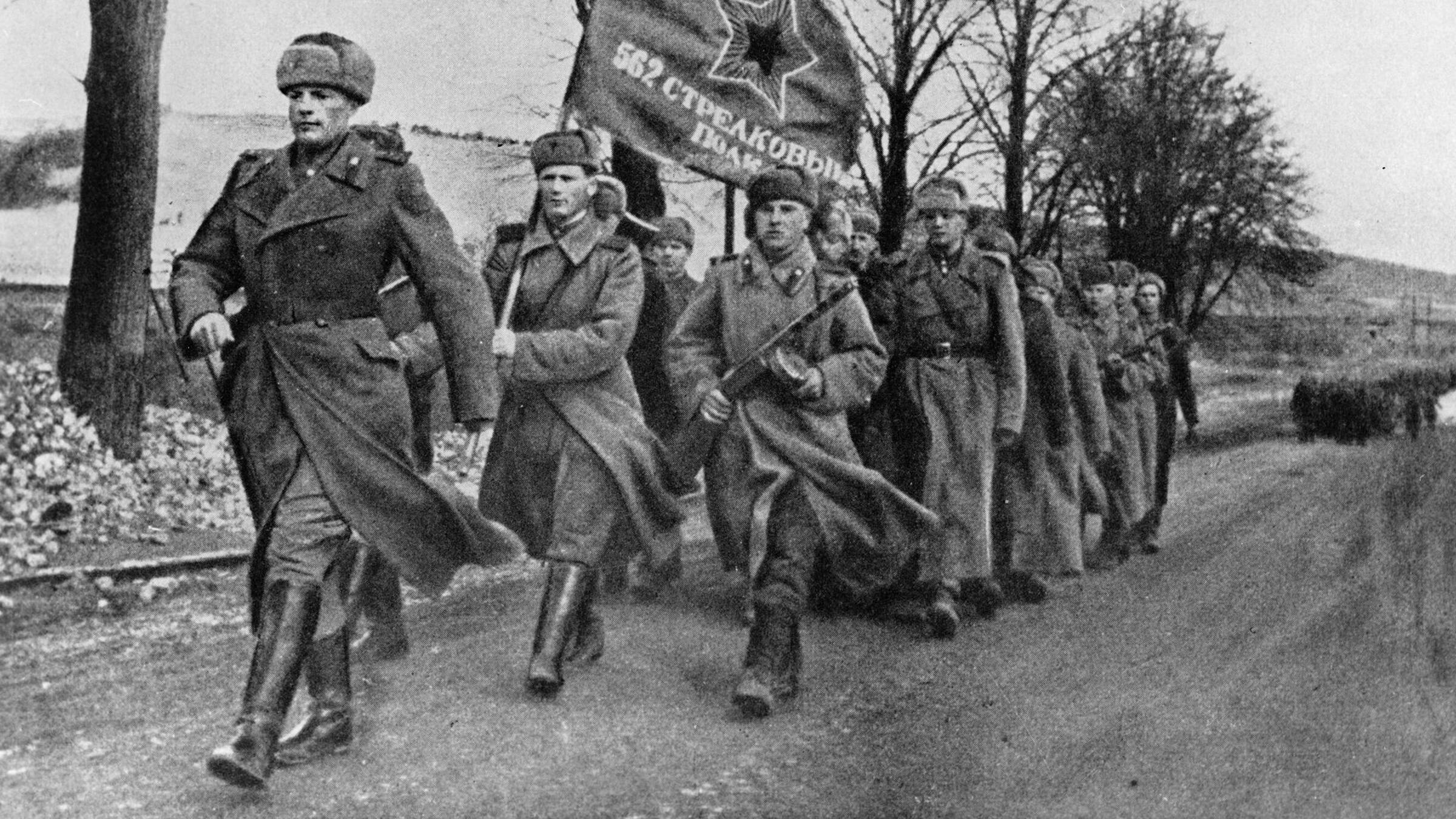 Они шагали сквозь огонь (Роман Синицын) смотреть онлайн