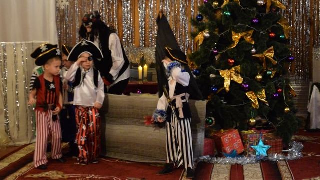 4  утренник  Новый год  доу№390