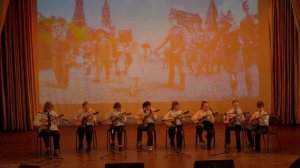 А.Доренский «Веселое настроение» и р.н.п. «Ах,вы,сени мои,сени» обр.В.Дителя
исп.ансамбль домристов