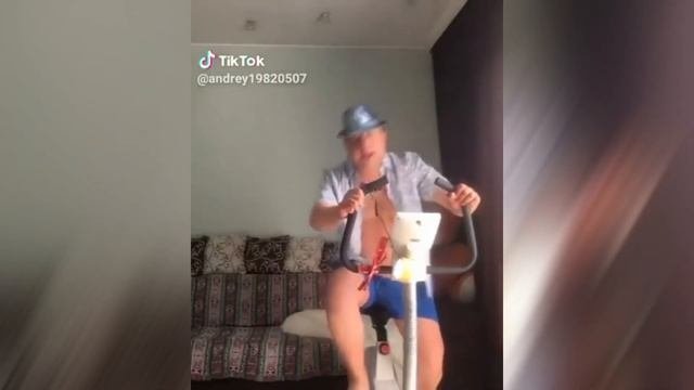 ДАУНЫ ТИК ТОКА! БЕЗУМНЫЕ ПРИКОЛЫ!