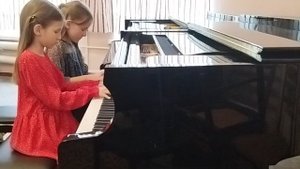 Туз Полина и Туз Эмилия,1 класс. М Невин.Армейский радиопередатчик.