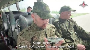 Освобожденные военнослужащие созвонились с родными и близкими