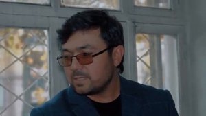 Моиндари беномус бо шавхараш рахм накарда аз хона пеш кардан