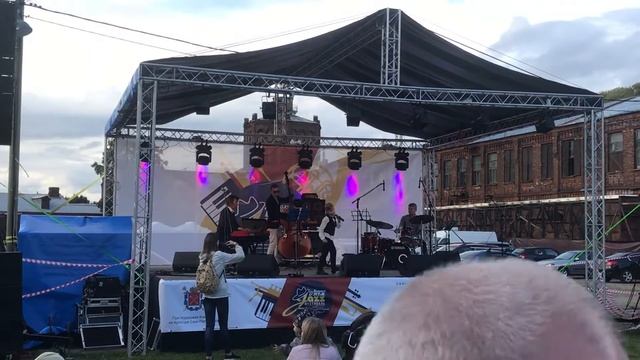 Александра Волкова на джазовом фестивале "Большой джем" в Сестрорецке, 15 сентября 2018г. смотреть онлайн