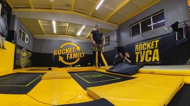 Жёсткая борьба за 1,2,3 место.Прыжки на батуте, категори?