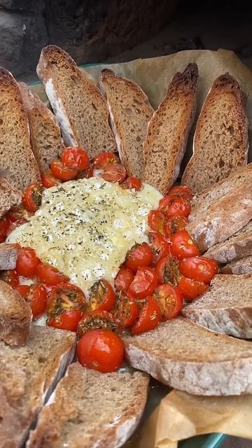 Камамбер на дровах #мясныепечи #помпейскаяпечь #пицца? смотреть онлайн