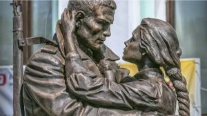 Марш "Прошание славянки" исполняет сводный духовой оркестр "Победа