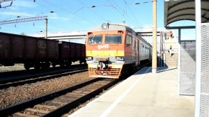 Электропоезд ЭД9Т-0019. Отправление от Присягино.