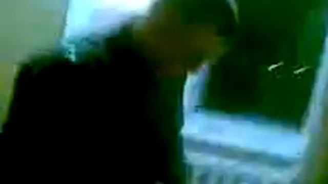 как разбить бутылку о голову