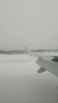 посадка ембраер 190 в Мурманске