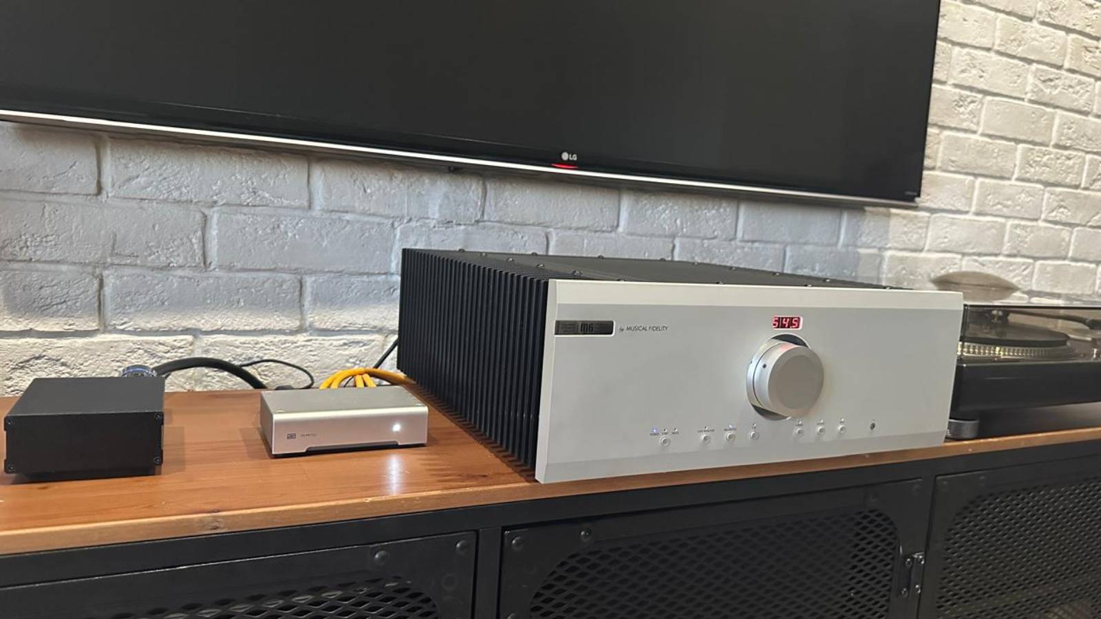 Musical fidelity m6 500i & shiit mani смотреть онлайн