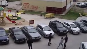 Огромное количество нокдаунов от боксера в уличной драке !!!