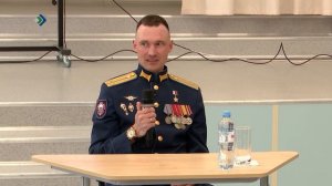 Старшеклассники сыктывкарской школы №36 встретились с Героем России Станиславом Кочевым