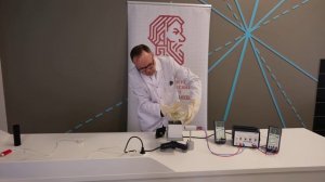 Зависимость термоэлектрического напряжения для поверхности куба Лесли