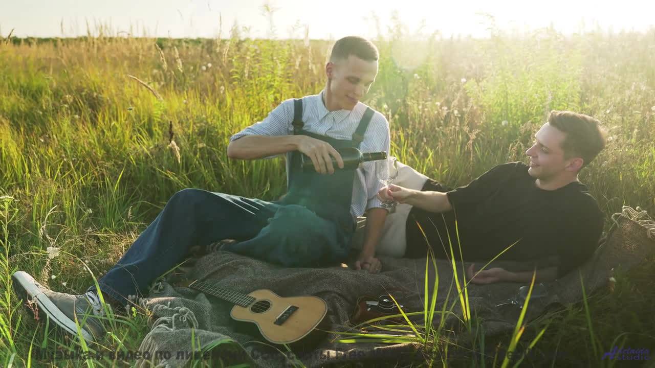Музыка наполняет жизнь красками под эти виды - So Happy -- Scott Holmes Music -- Happy Background Mu