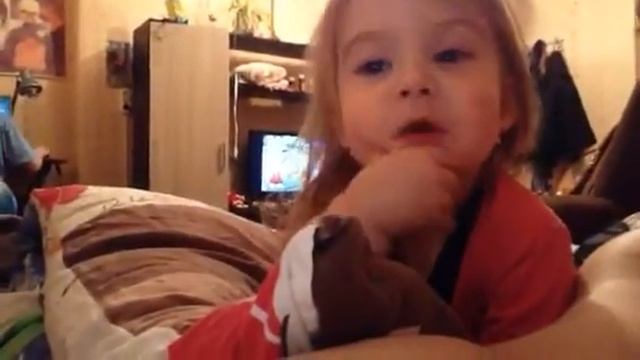 Прикол..)маленькая девочка посылает маму в жопу! смотреть онлайн