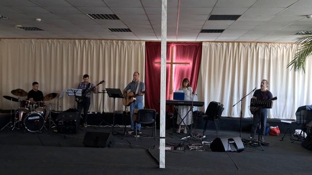 Служіння хвали і поклоніння Церква "Відродження" м.Чернівці 7.07.24 смотреть онлайн