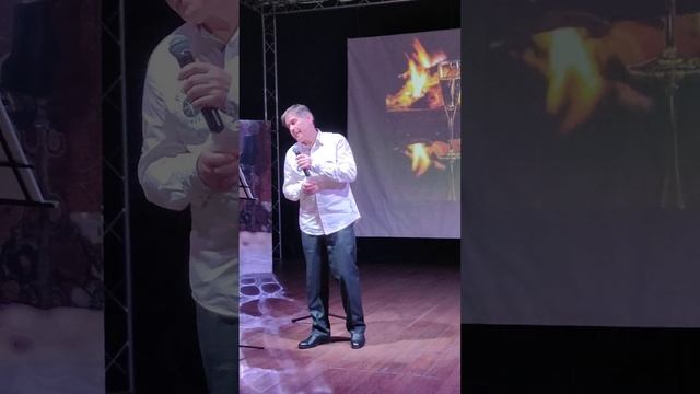 Песня "Зимний вечер у камина" слова Л. Макариной, муз. и смотреть онлайн