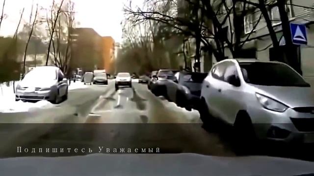 Авто приколы на дорогах и за рулем 2017  Девушки в авто, придурки на дорогах