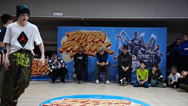 БИТВЫ в РАЙОНАХ 2024 КИНДЯКОВКА-ЦЕНТР Фадеев Артемий vs Али Юнусов смотреть онлайн