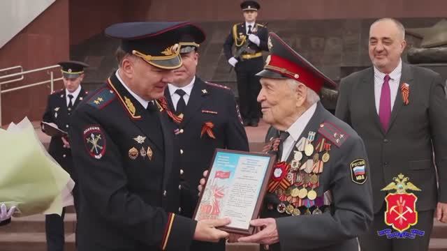 В Кемеровской области участник ВОВ и ветеран МВД  стал почетным гостем на церемонии принятия присяги