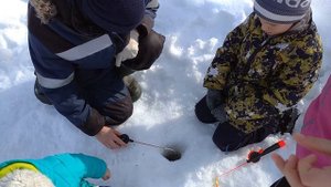 Как мы НА РЫБАЛКУ ХОДИЛИ зимой С тремя детьми и МЛАДЕНЦЕМ