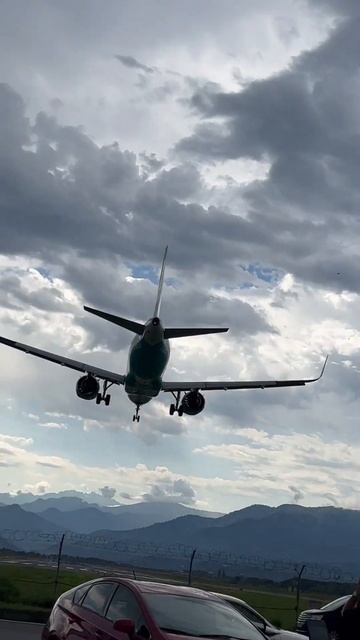 Batumi airport video by Evgeni Grigoryan красивая посадка самолёта в Бат смотреть онлайн