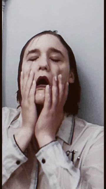 И пусть меня никто не ждёт у дверей.Вези меня ночной экспрессвези меня скорей одиночество