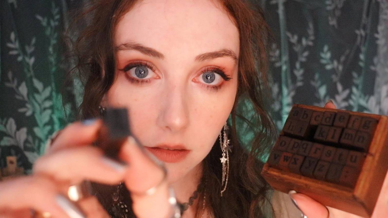 [VisualSounds1 ASMR] Friendly Shop Assistant Cleanses Your Aura